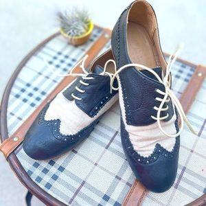 Barneys New York Oxford black Italian shoes 6, 36